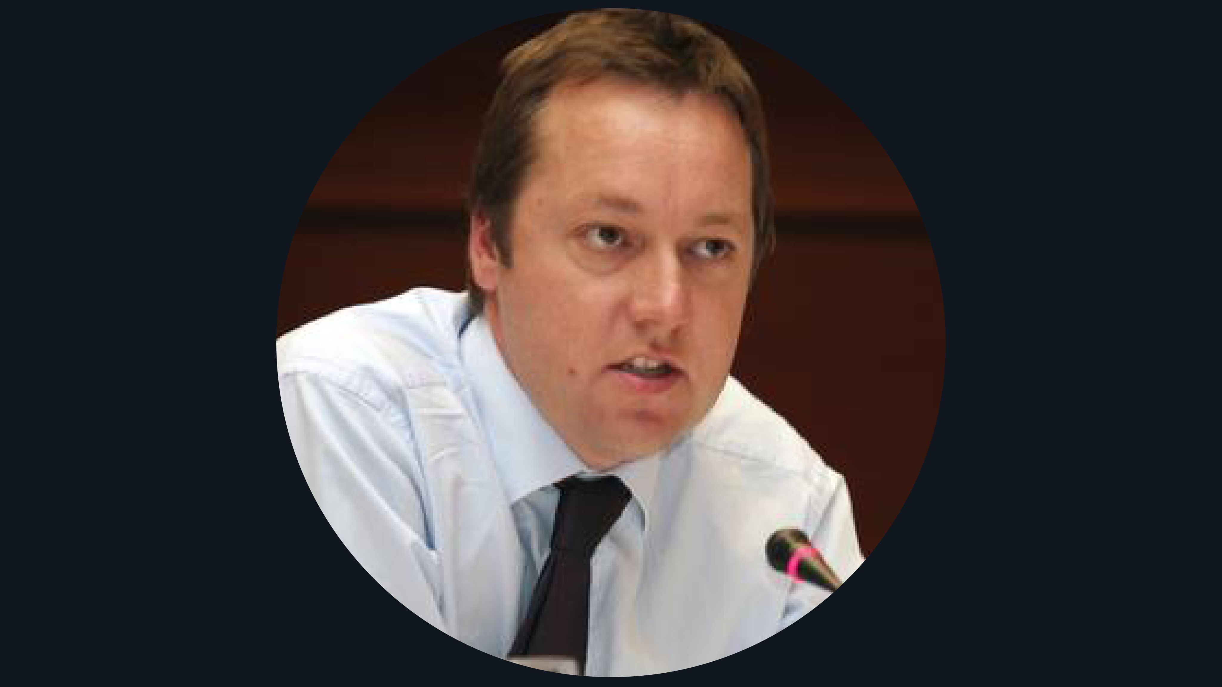 Photo of Professor Robin Hickman